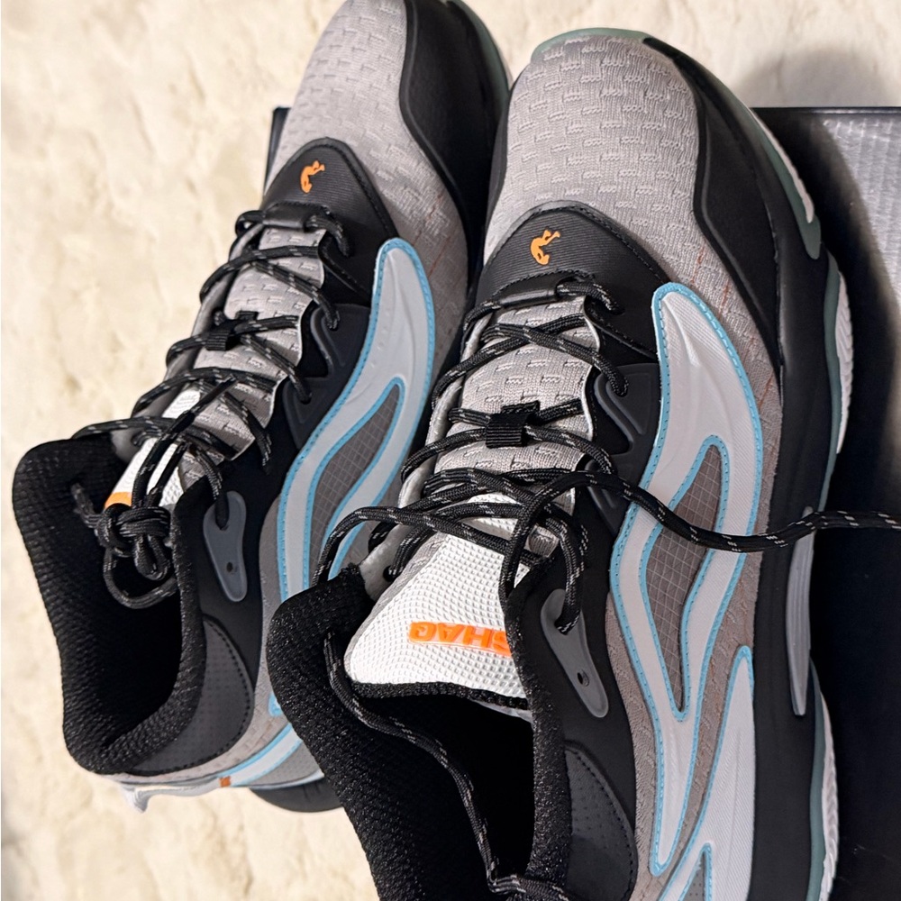 SHANG Men's Athletic Shoes - Black and Gray